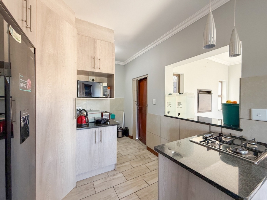 To Let 2 Bedroom Property for Rent in Melodie North West